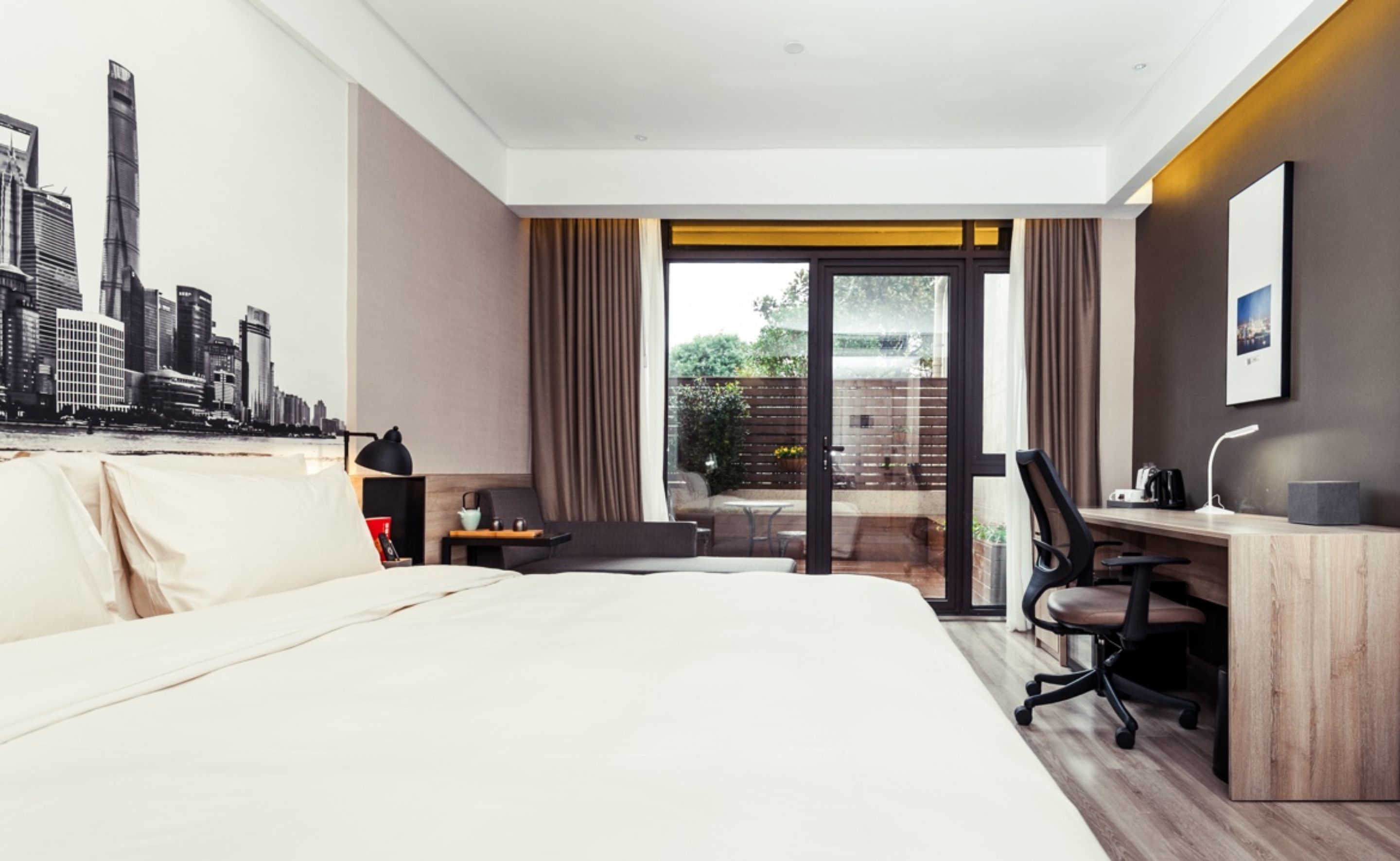 signature double room | in-room safe, soundproofing, free wifi