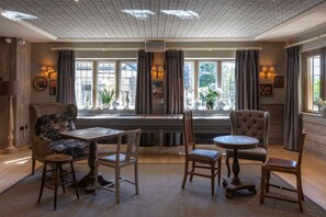 Lobby lounge - The Frogmill (Cheltenham)