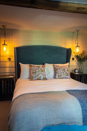 Desk, iron/ironing board, free WiFi, bed sheets