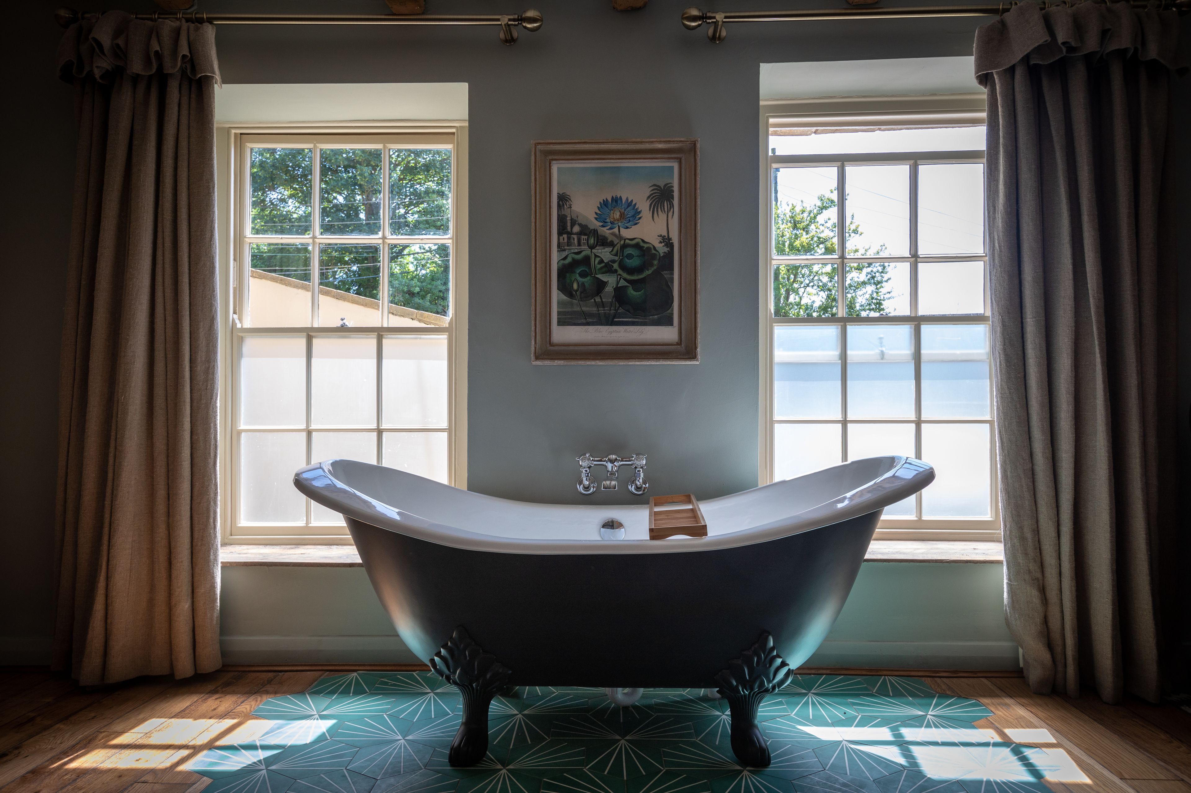 superior room, 1 king bed | bathroom | shower, free toiletries, hair dryer, towels