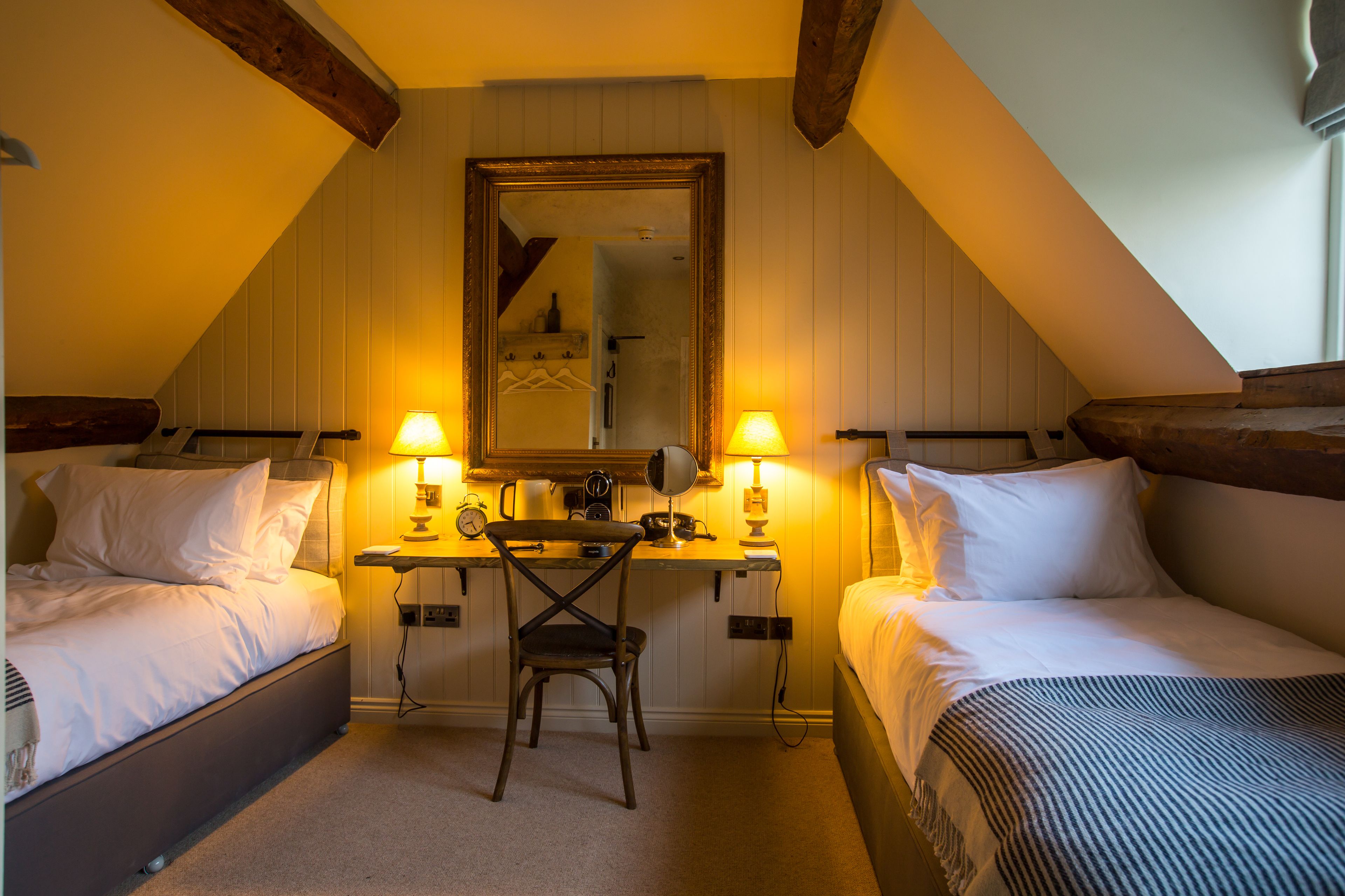 comfort room, 2 single beds | desk, iron/ironing board, free wifi, bed sheets