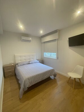 Standard-Doppelzimmer, eigenes Bad | Individuell eingerichtet, Bügeleisen/Bügelbrett, kostenloses WLAN