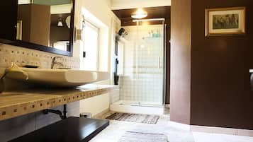 Superior-Doppelzimmer, Gartenblick | Badezimmer | Regendusche, kostenlose Toilettenartikel, Haartrockner, Handtücher