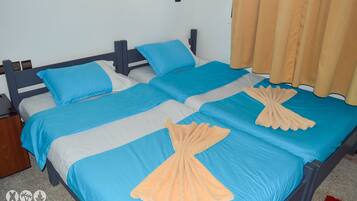 Iron/ironing board, free WiFi, bed sheets