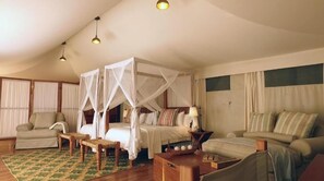 In-room safe, desk, laptop workspace, free WiFi - Vertigo Lodge de Estuario (Inhambane)