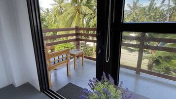 5-Bedroom House | 1 bedroom, in-room safe, desk, iron/ironing board