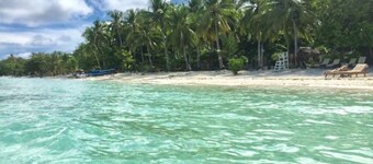 더 화이트하우스 바이 더 씨