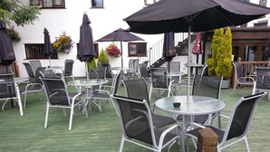 Terrace/patio - White House Hotel (Telford)