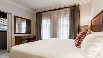 舒适公寓, 2 间卧室, 露台 | 1 多间卧室、客房内保险箱、特色装修、特色家居