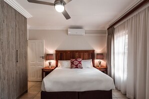 1 chambre, coffre-fort, décor unique, ameublement unique