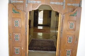 Pintu masuk hartanah