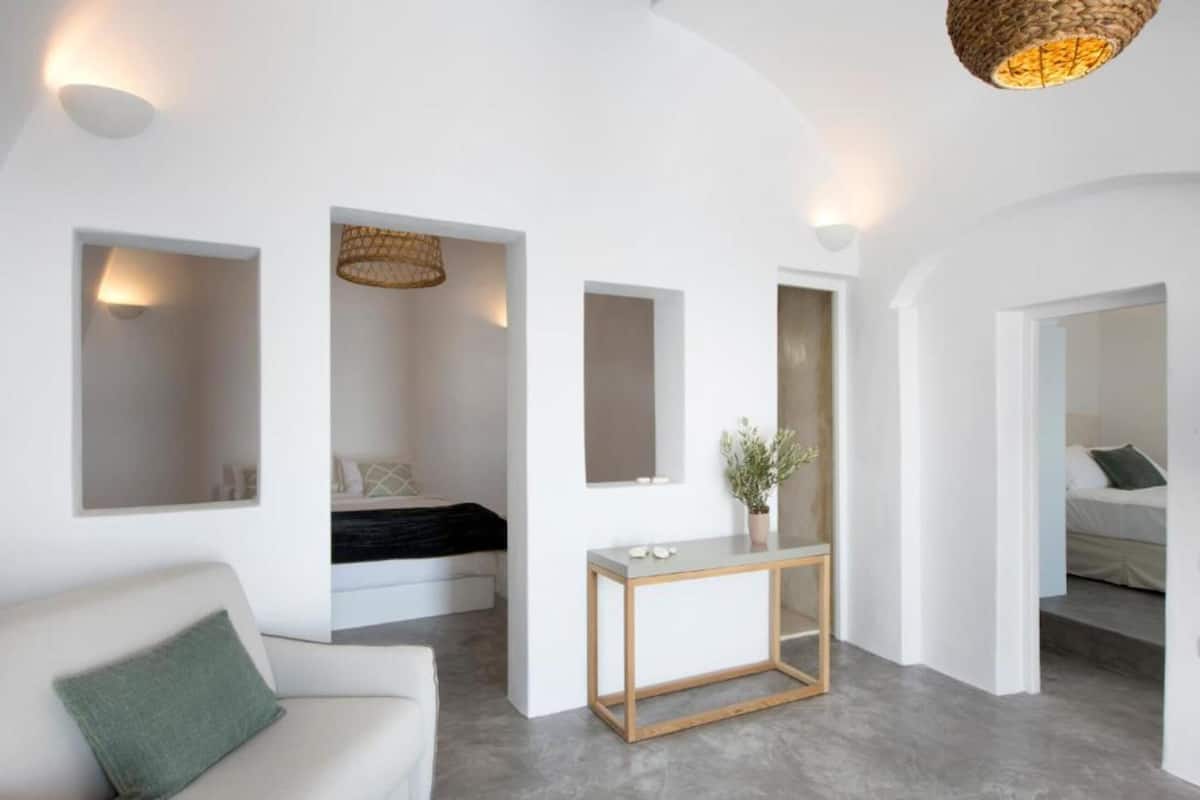 1 bedroom, premium bedding, minibar, in-room safe