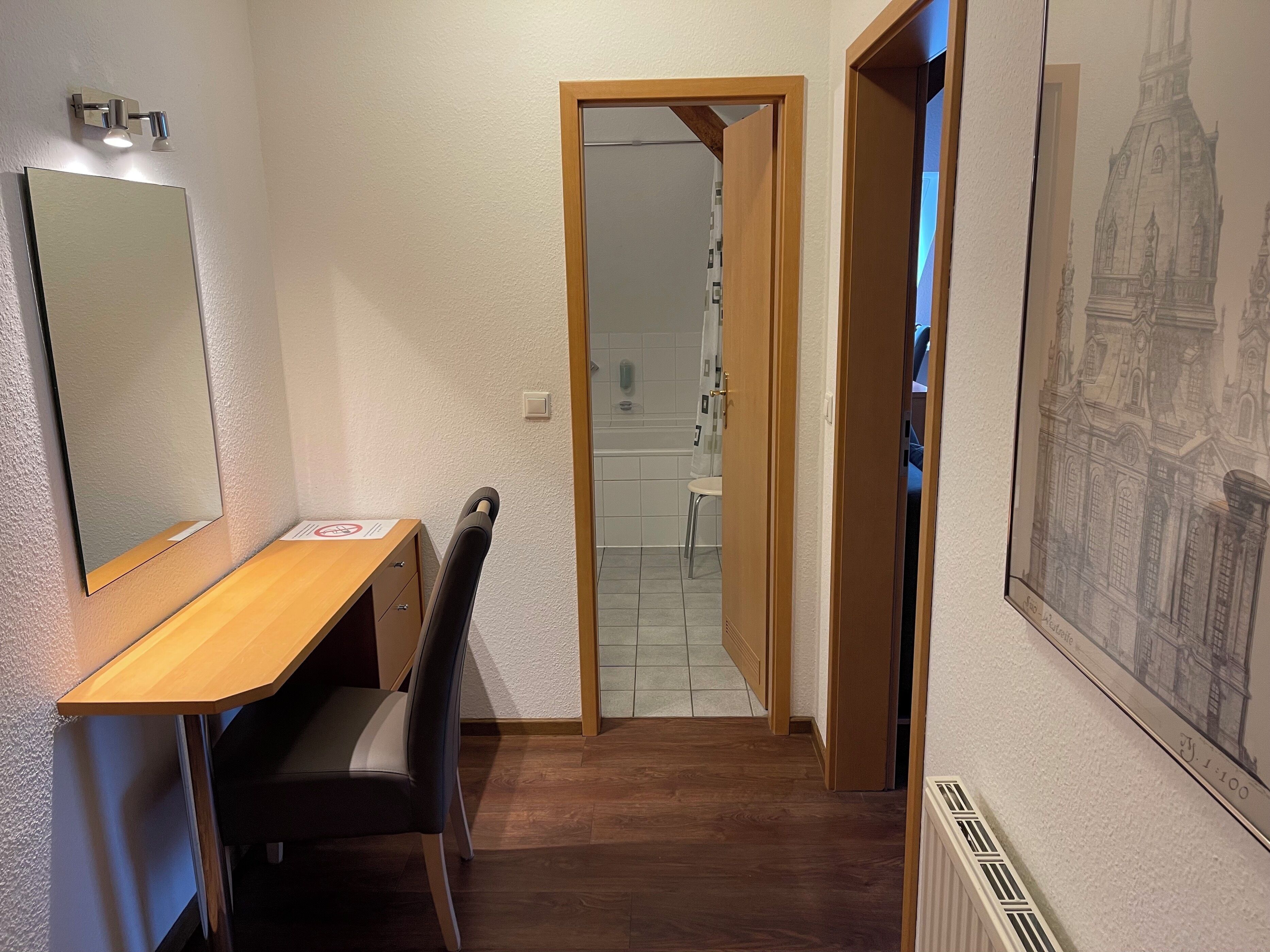 comfort suite | wardrobe