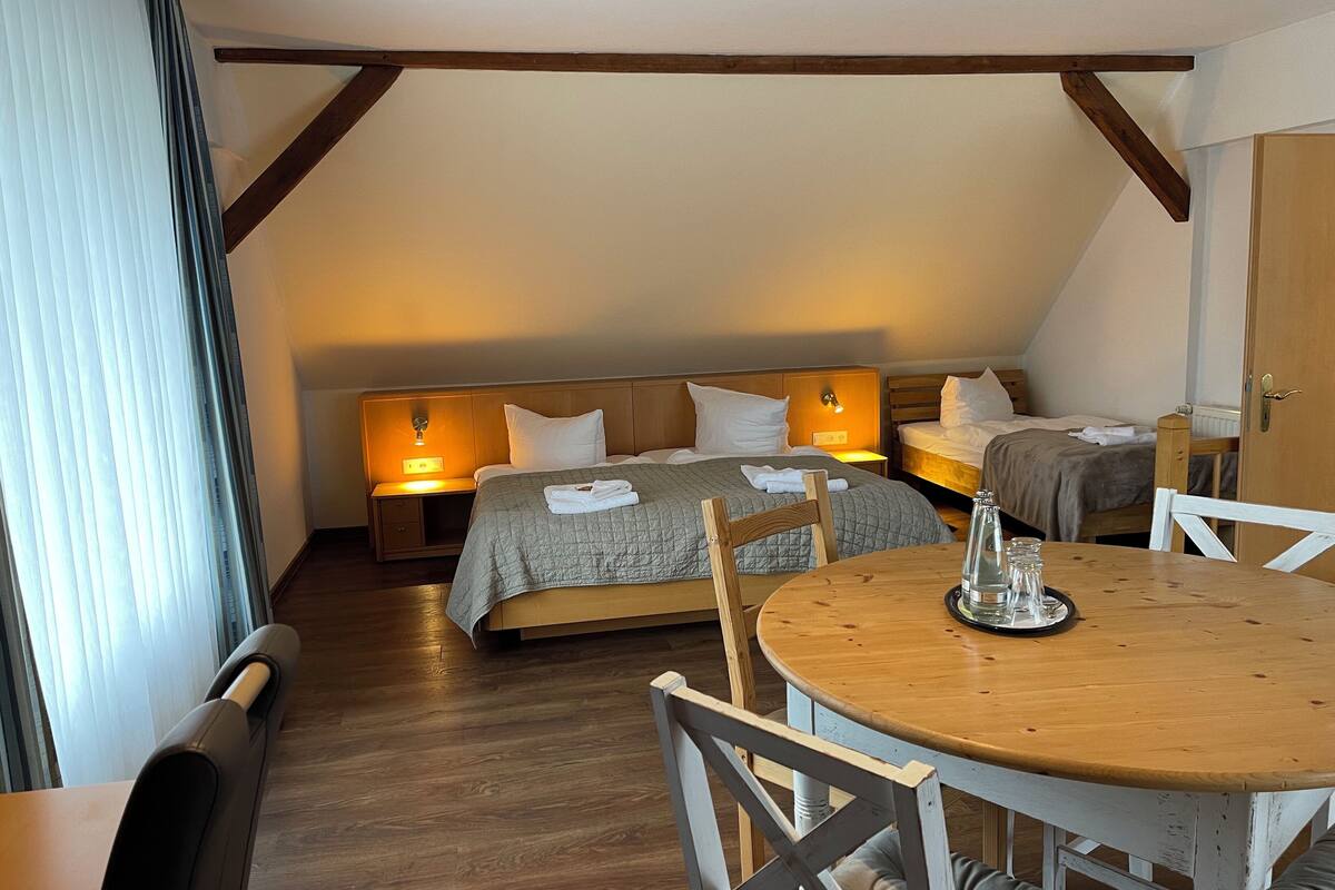 comfort suite | in-room dining