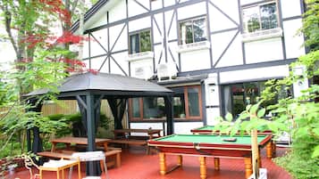 Casa Premier, varias habitaciones, para no fumadores, vista a la montaña | Servicios de la habitación