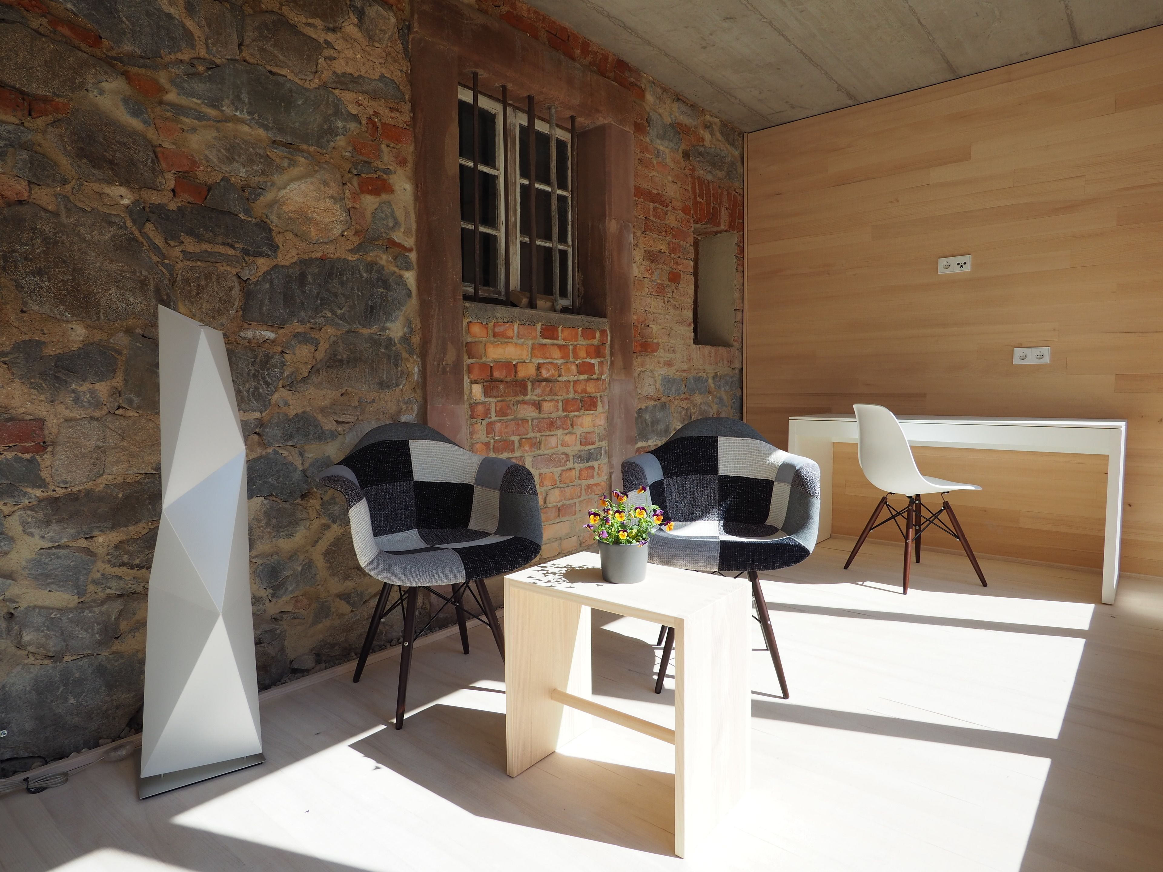 superior double room | living room | flat-screen tv