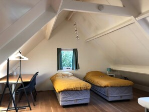 1 bedroom, premium bedding, in-room safe, desk