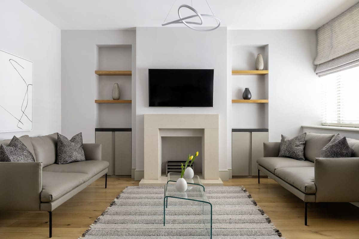Suite monolocale | Area soggiorno | Smart TV 55 pollici con canali premium, TV, caminetto