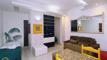 Apartment | Iron/ironing board, free WiFi, bed sheets
