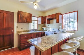 Comfort Apartment, 2 Bedrooms, Non Smoking | Private kitchen