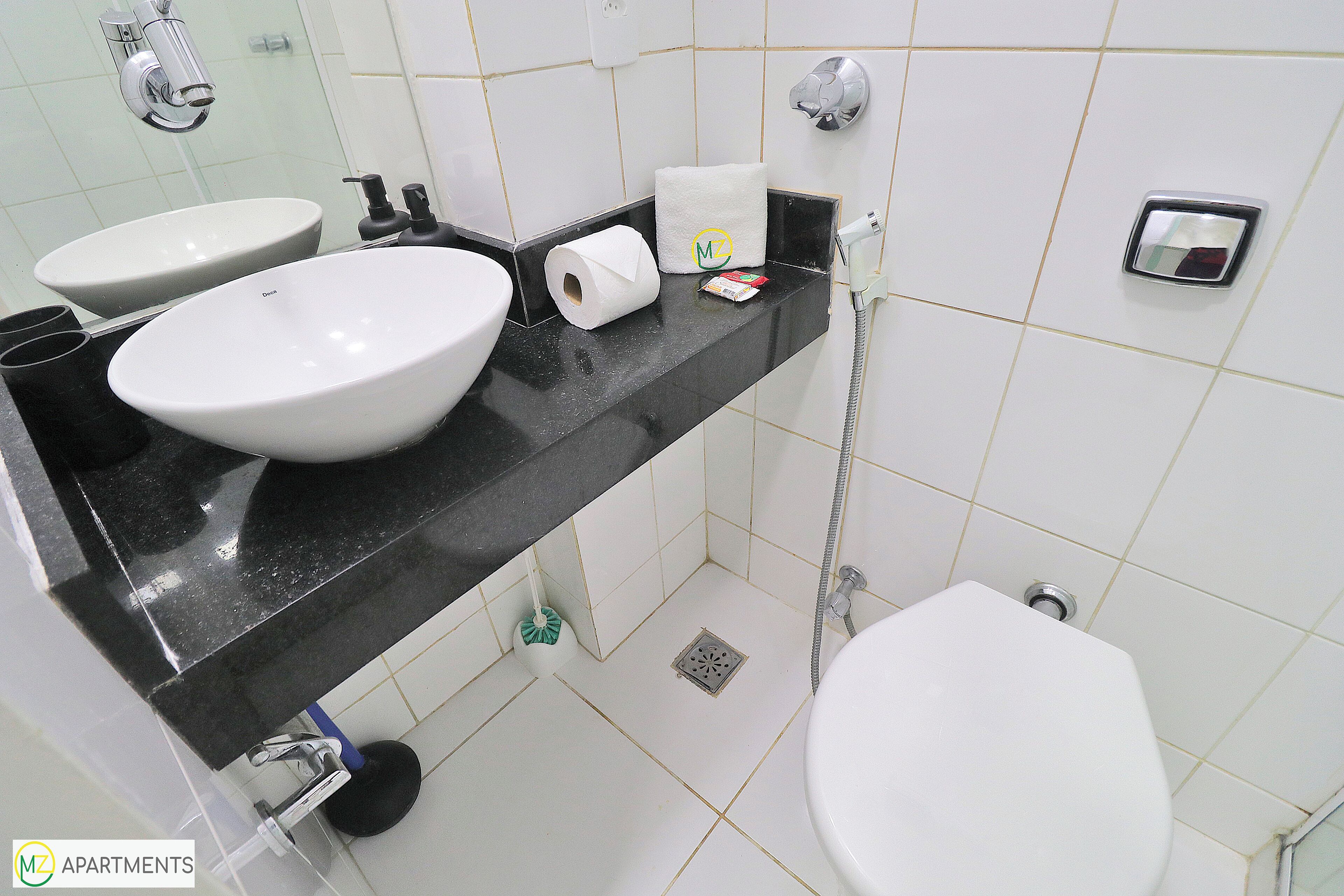 Apartamento | Banheiro | Chuveiro, toalhas de banho