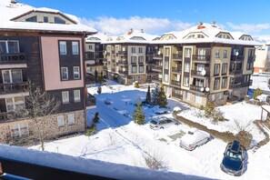 View from room - Bojur & Bojurland Apartment Complex (Bansko)