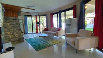 Family Apartment, 2 Bedrooms, Ocean View | Free WiFi