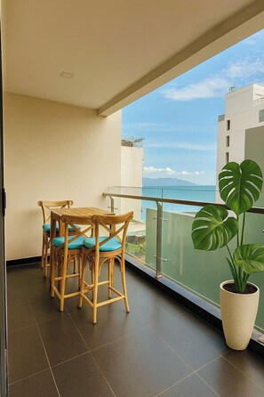 Executive Apartment, 1 Bedroom, Balcony, Partial Ocean View | Terrace/patio