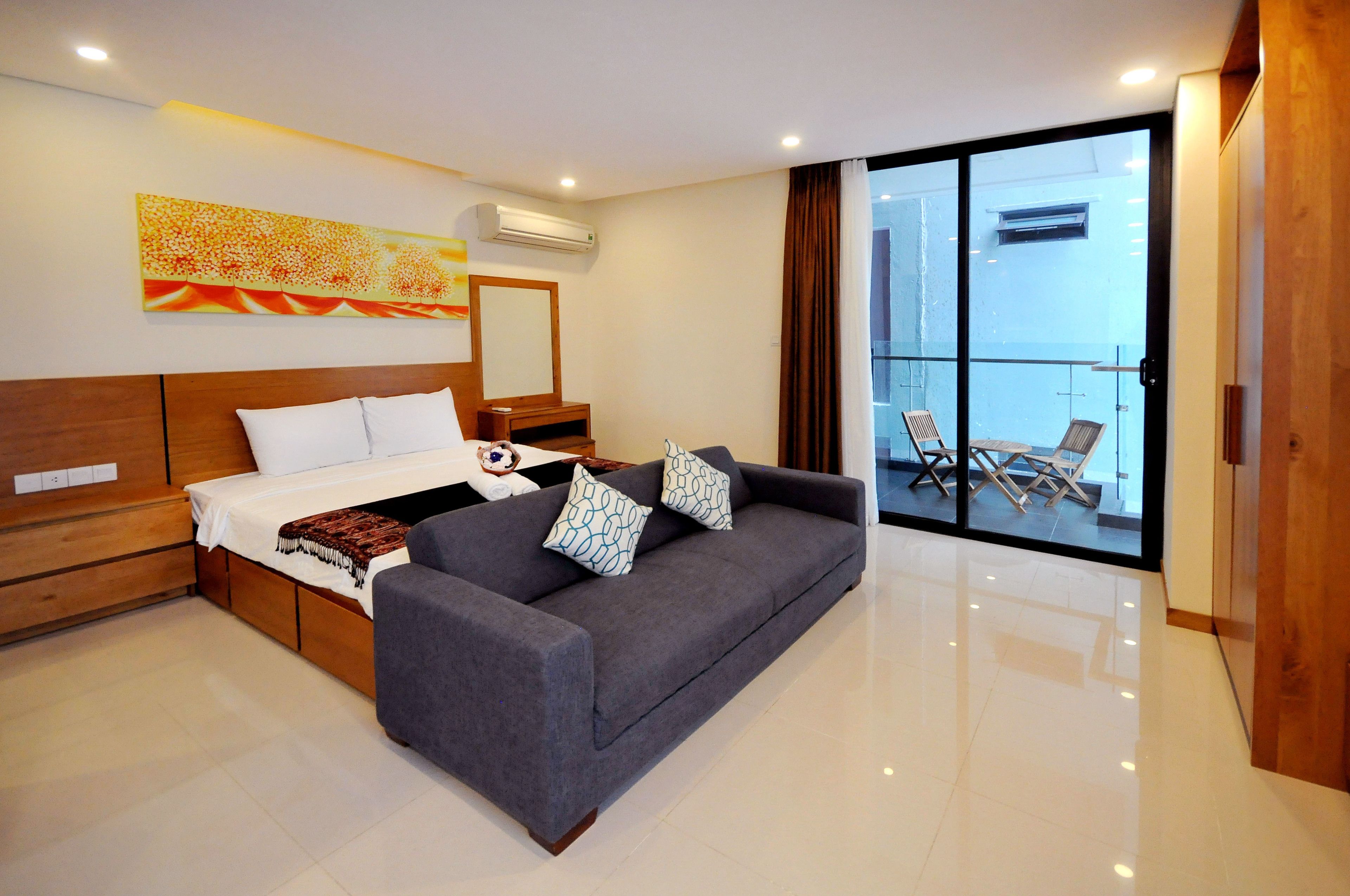 deluxe studio | 1 bedroom, egyptian cotton sheets, premium bedding, desk