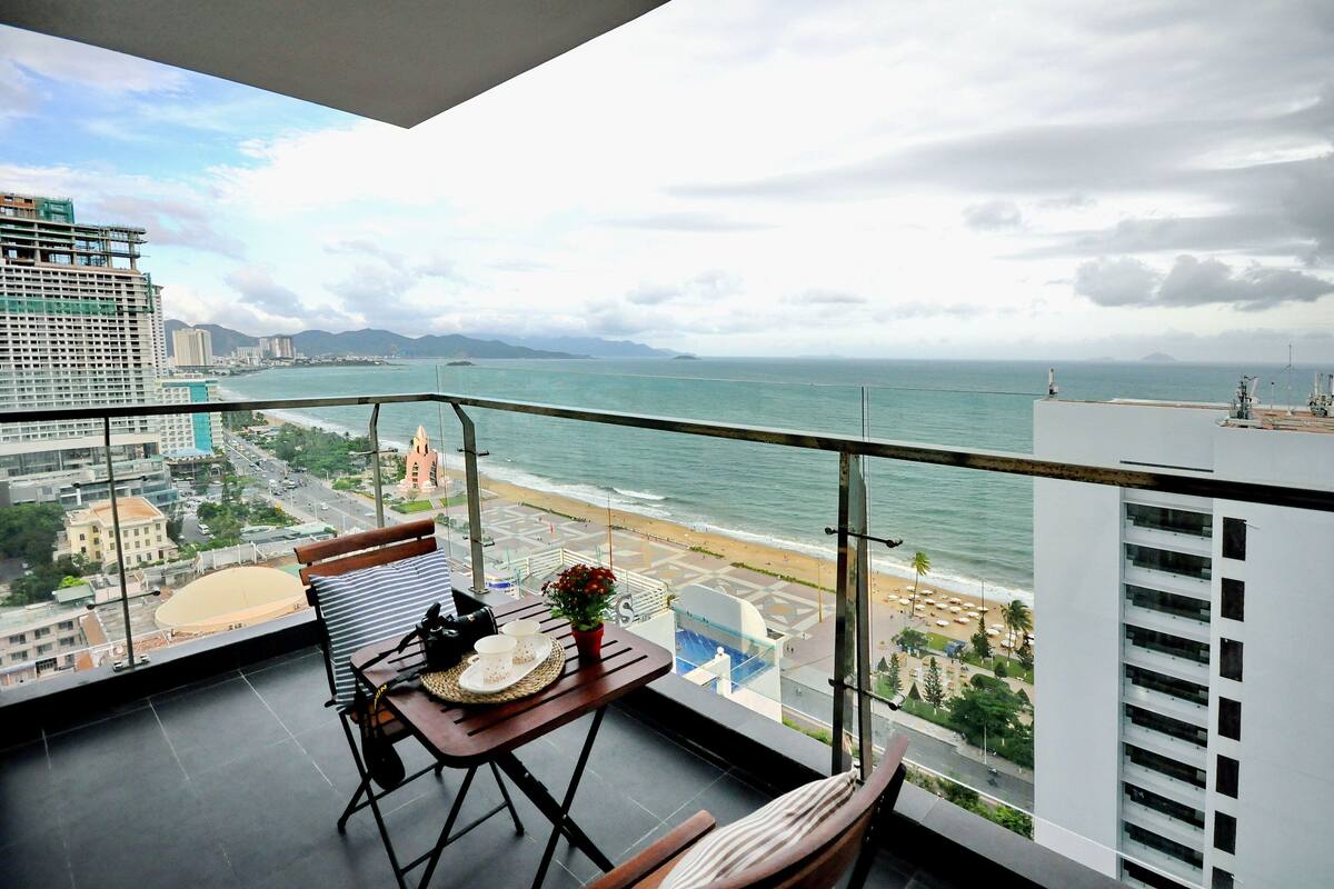 Appartement panoramique, 2 grands lits, vue sur l’océan, en coin | Draps en coton égyptien, literie de qualité, bureau