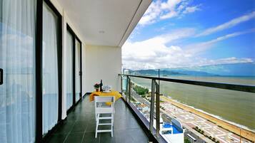 Exclusive Room, Connecting Rooms, Ocean View | Egyptian cotton sheets, premium bedding, desk, blackout drapes