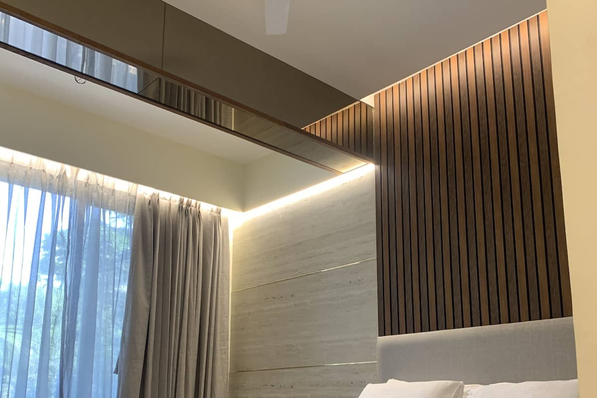 Deluxe Room Stable Facing