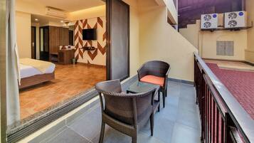 Super Deluxe | In-room safe, iron/ironing board, free WiFi