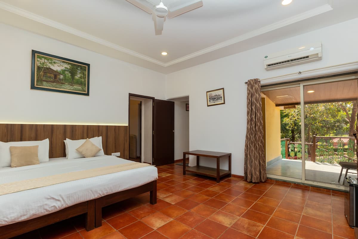 Vintage Interconnecting Room | 2 bedrooms, in-room safe, iron/ironing board, free WiFi