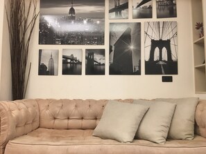 家庭公寓, 2 间卧室, 双浴室, 转角 | 起居区 | 平板电视