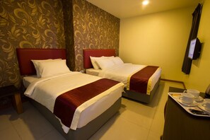 Desk, iron/ironing board, free WiFi - Prince 33 Hotel (Johor Bahru)