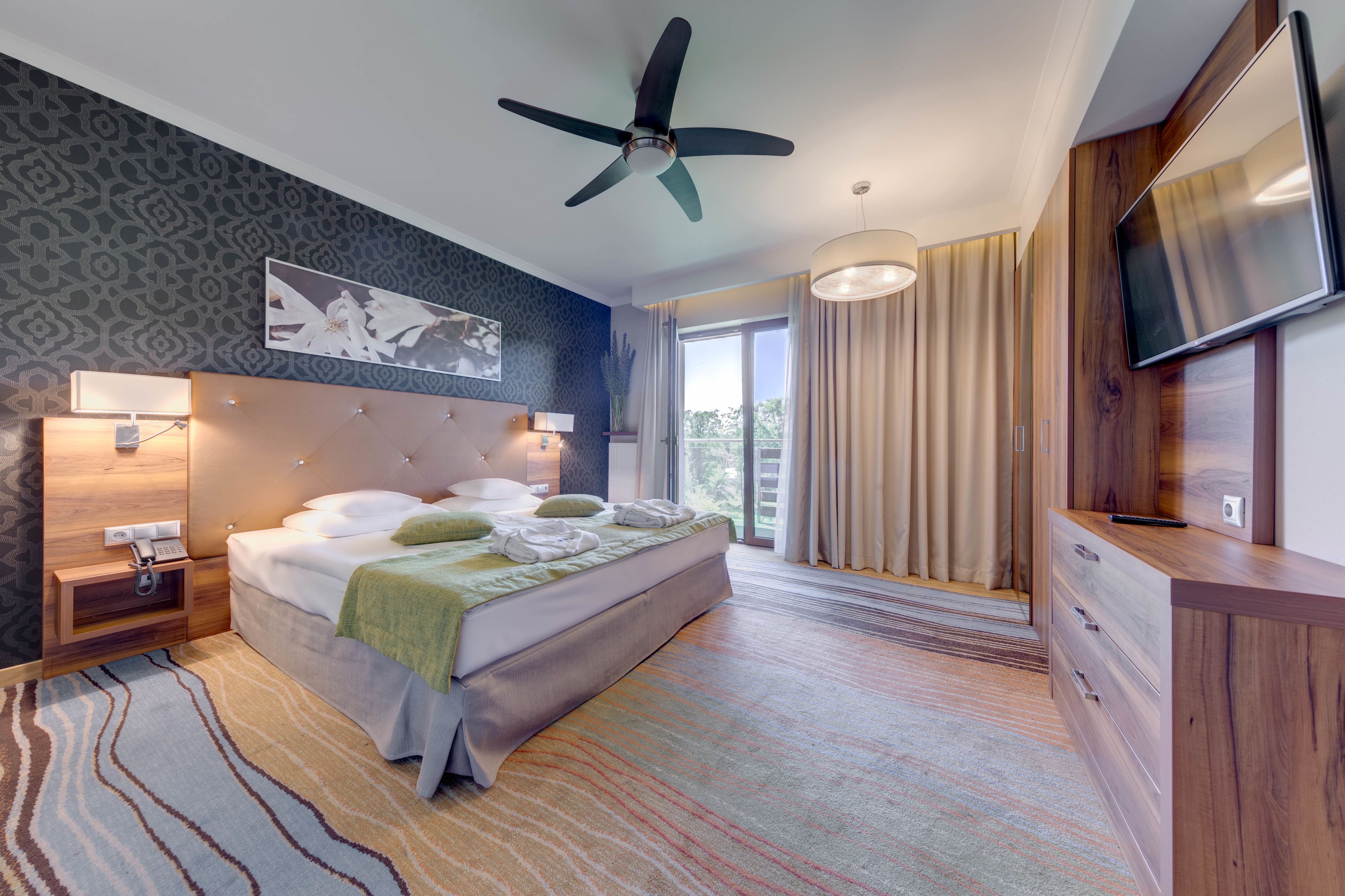junior suite | in-room safe, desk, soundproofing, free wifi