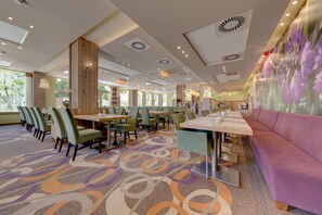 Food court
