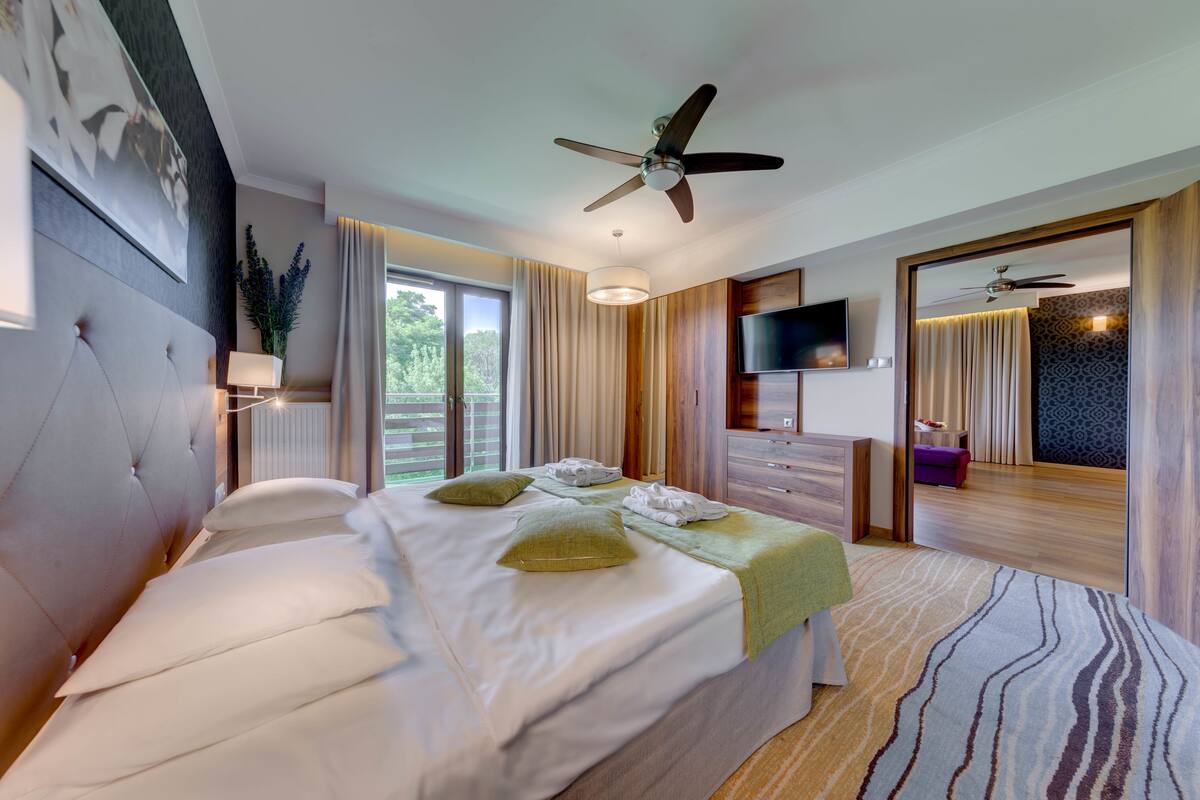 Single Room, Balcony | In-room safe, desk, soundproofing, free WiFi