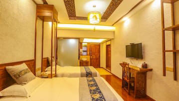 Superior Twin Room | Desk, blackout curtains, free WiFi