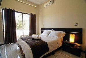1 bedroom, in-room safe, desk, iron/ironing board
