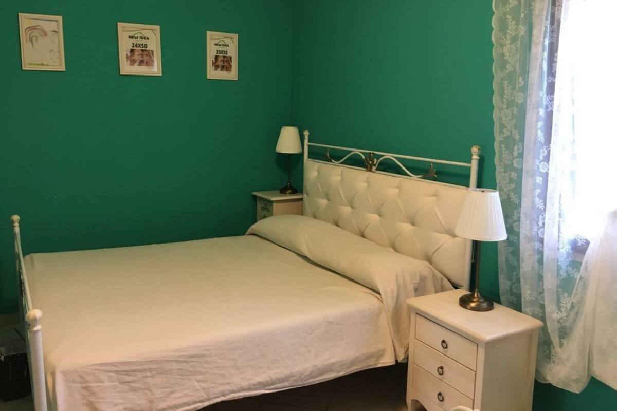 Double Room | Desk, WiFi (free), bed sheets