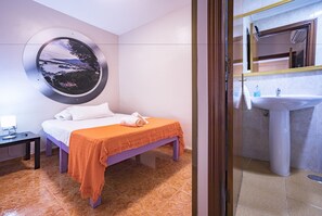 Camas supletorias, wifi gratis, ropa de cama