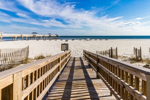 Beach/ocean view - Emerald Skye by Luxury Gulf Rentals (Orange Beach)