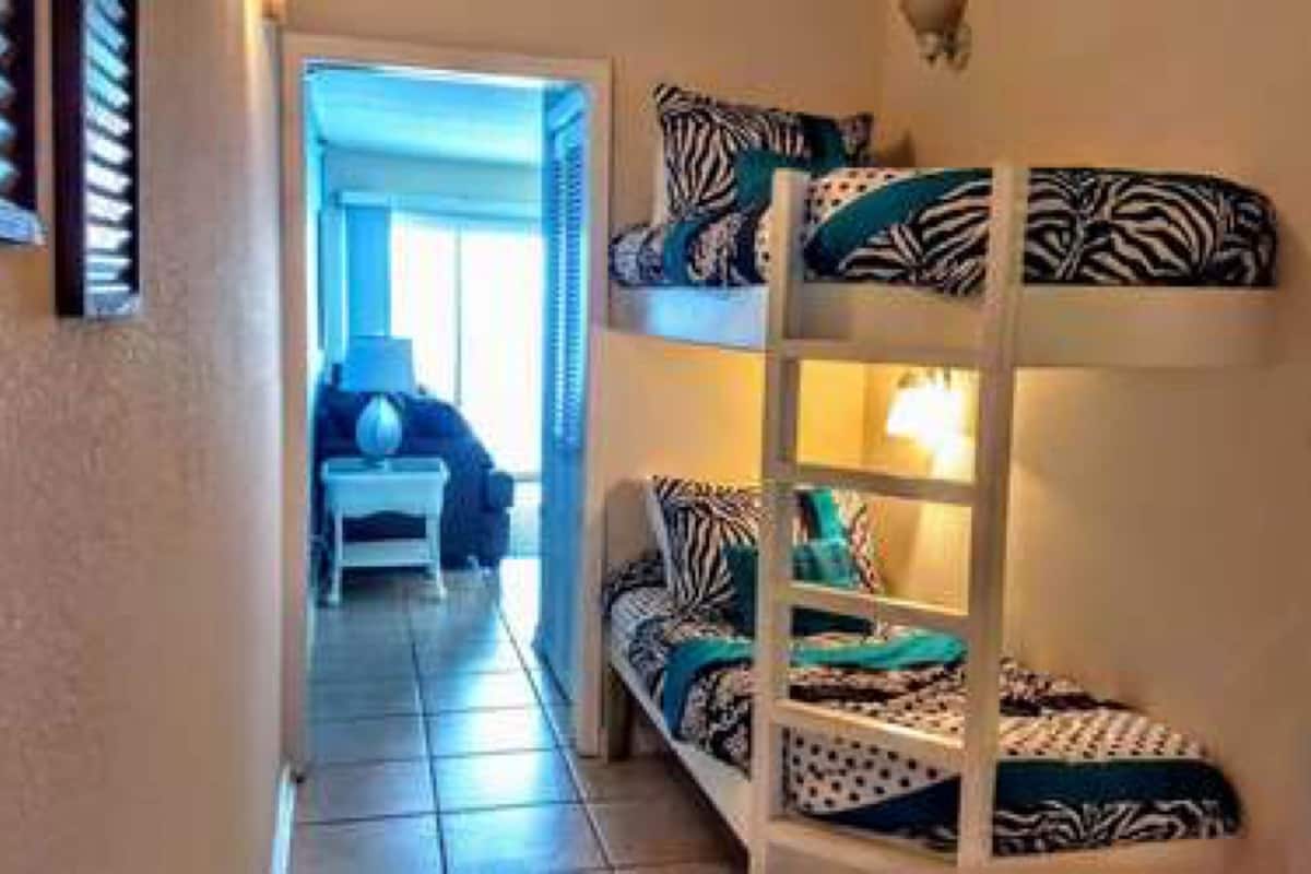 Condo, 1 Bedroom, Kitchen | 1 bedroom, iron/ironing board, WiFi (free), individually decorated