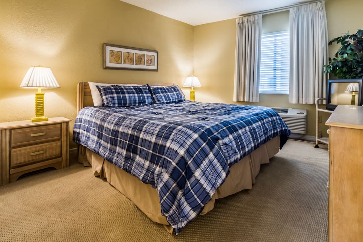 Condo, 1 Bedroom, Kitchen, Ocean View | 1 bedroom, iron/ironing board, WiFi (free), individually decorated