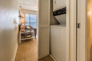 Condo, 1 Bedroom, Kitchen, Ocean View | Room amenity