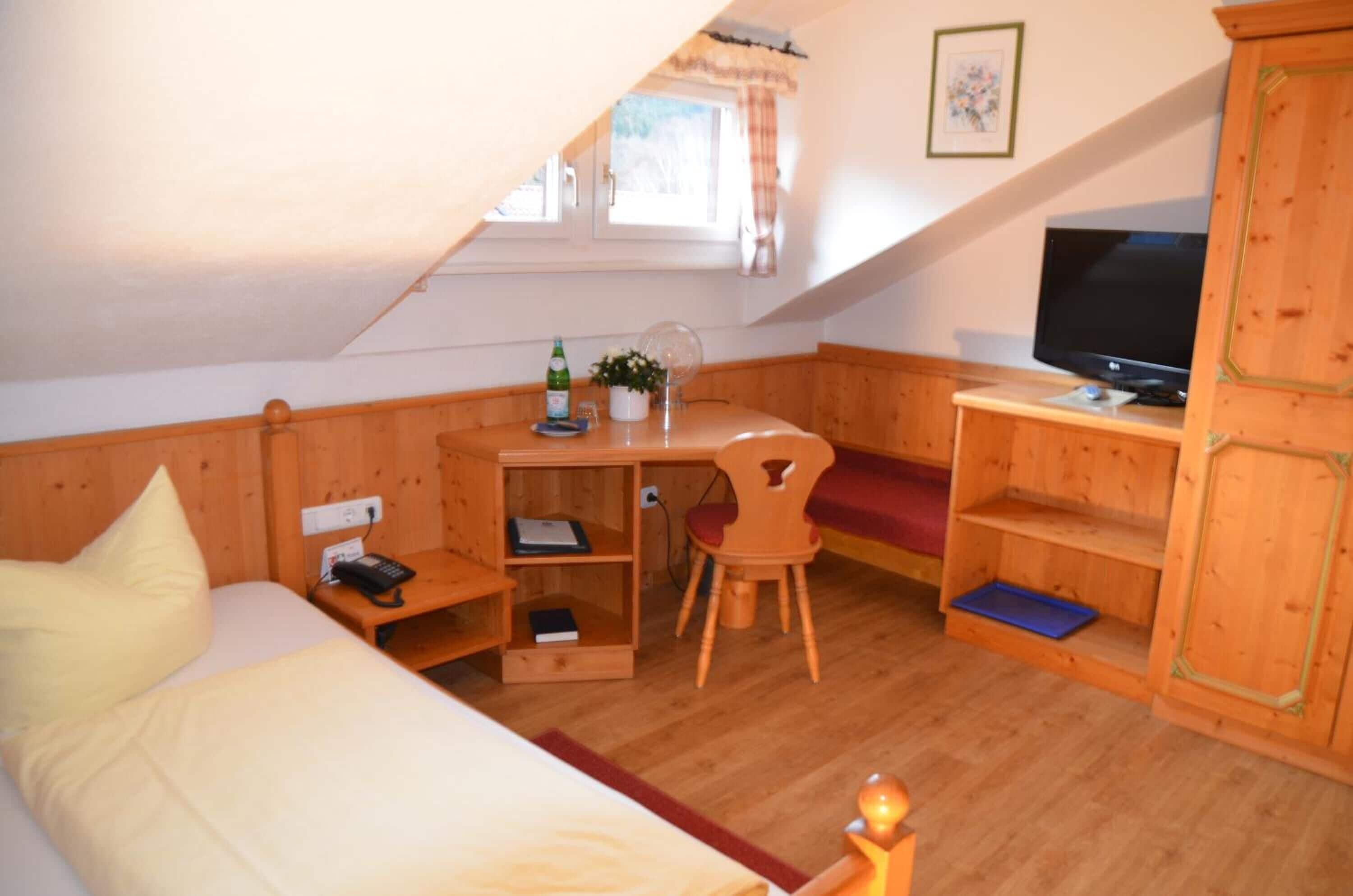 in-room safe, desk, free wifi, bed sheets