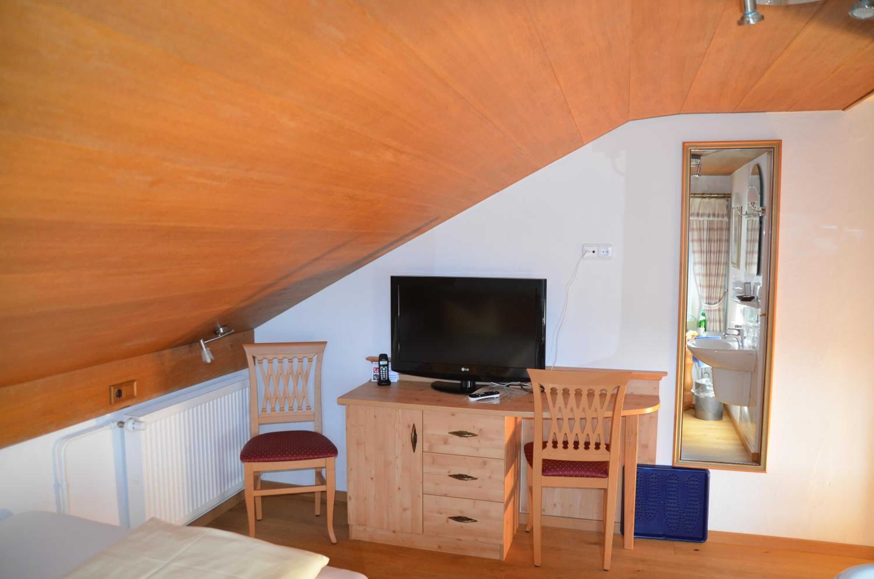 in-room safe, desk, free wifi, bed sheets