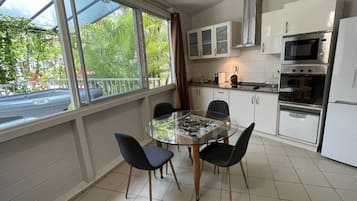 Appartement Premium (Goyave), terrasse, vue jardin | Lounge